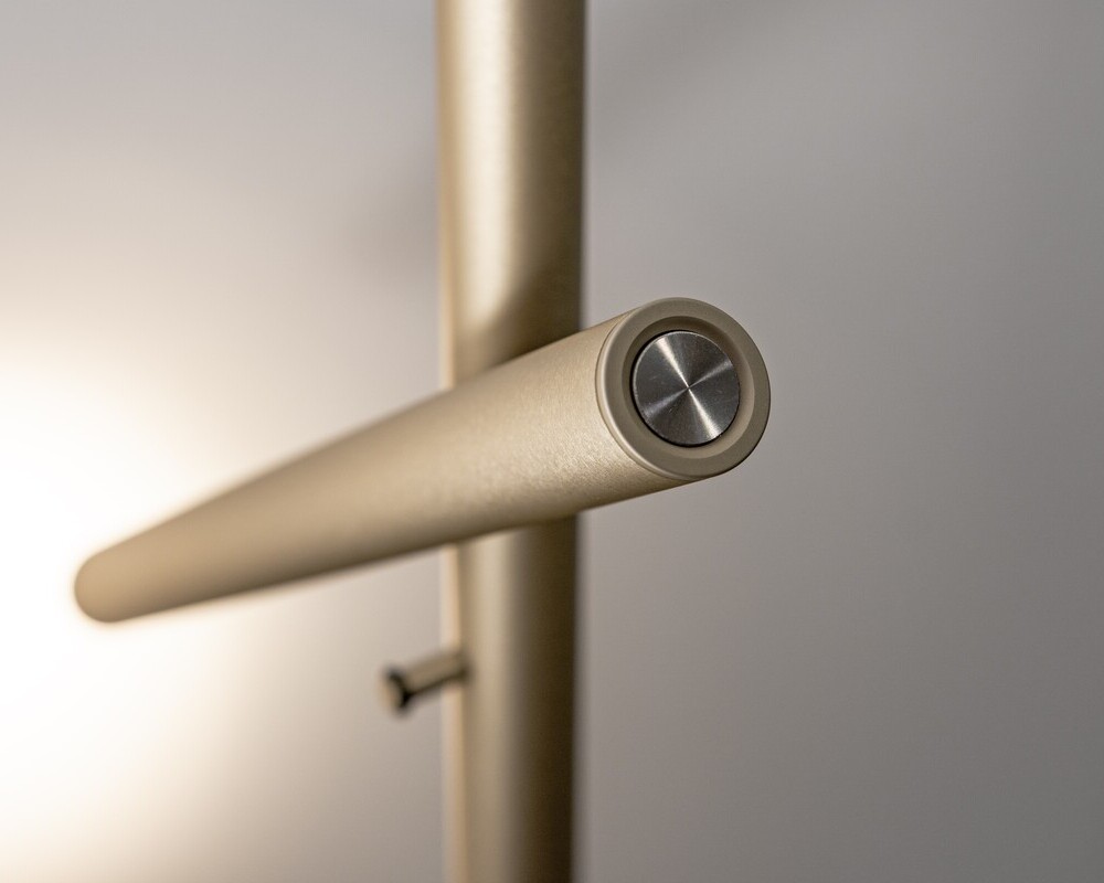 Switching & dimming via round push-button Switching & dimming via round push-button
