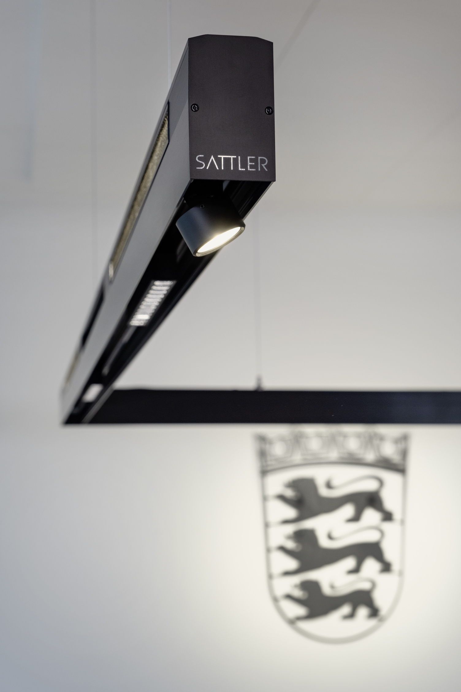 SATTLER E-JUSTICE spotlight for witness interrogation Courtroom with SATTLER E-JUSTICE lighting and targeted witness spotlight