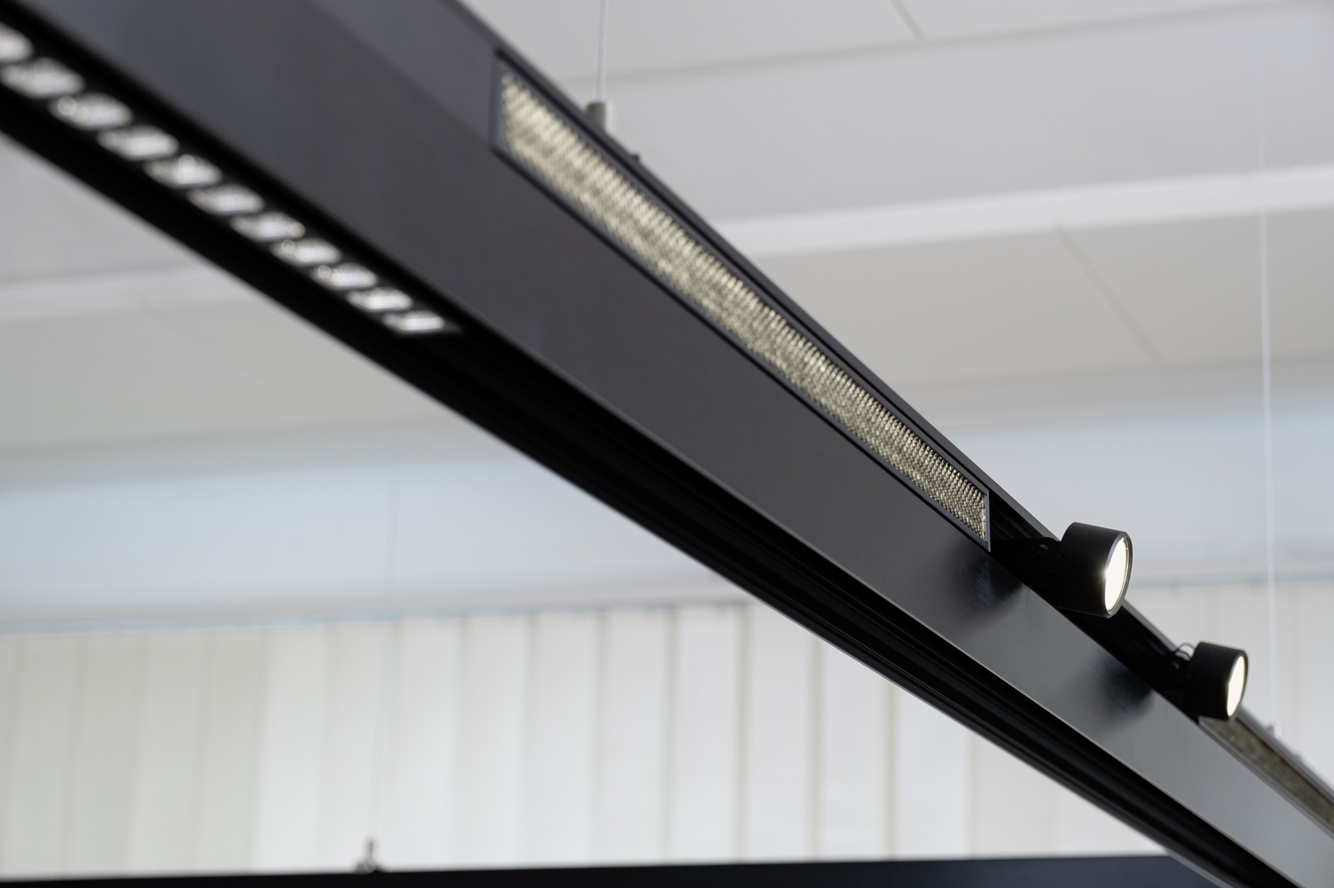 SATTLER E-JUSTICE wallwasher for optimal lighting conditions SATTLER E-JUSTICE wallwasher ensures even lighting in the courtroom