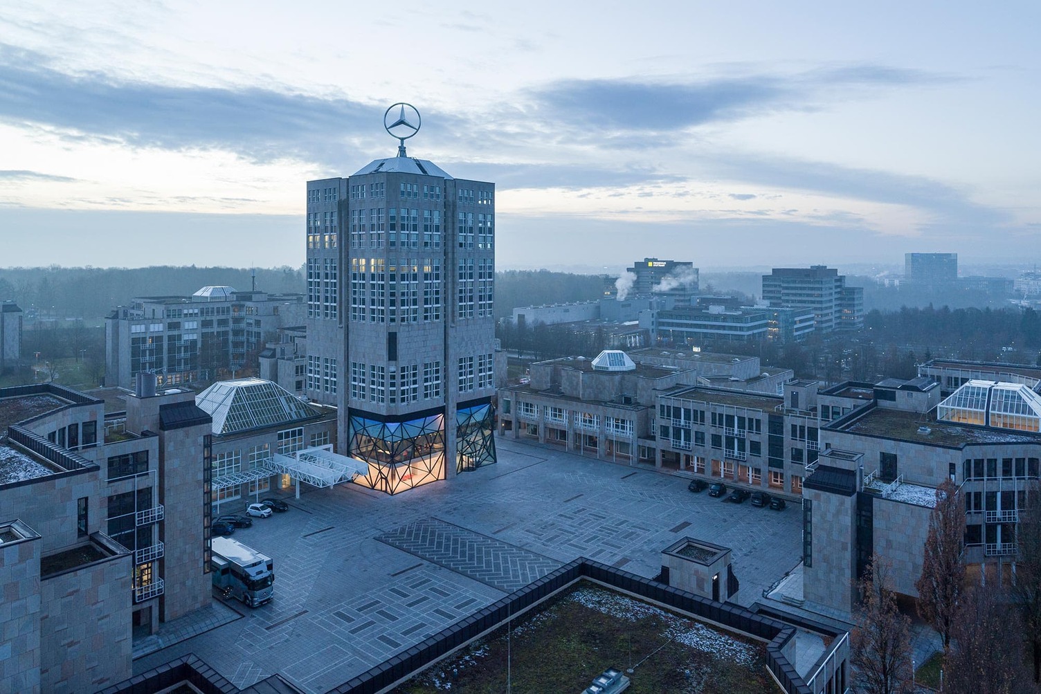 Exterior view of DAIMLER Sternhöhe | © HGEsch Photography