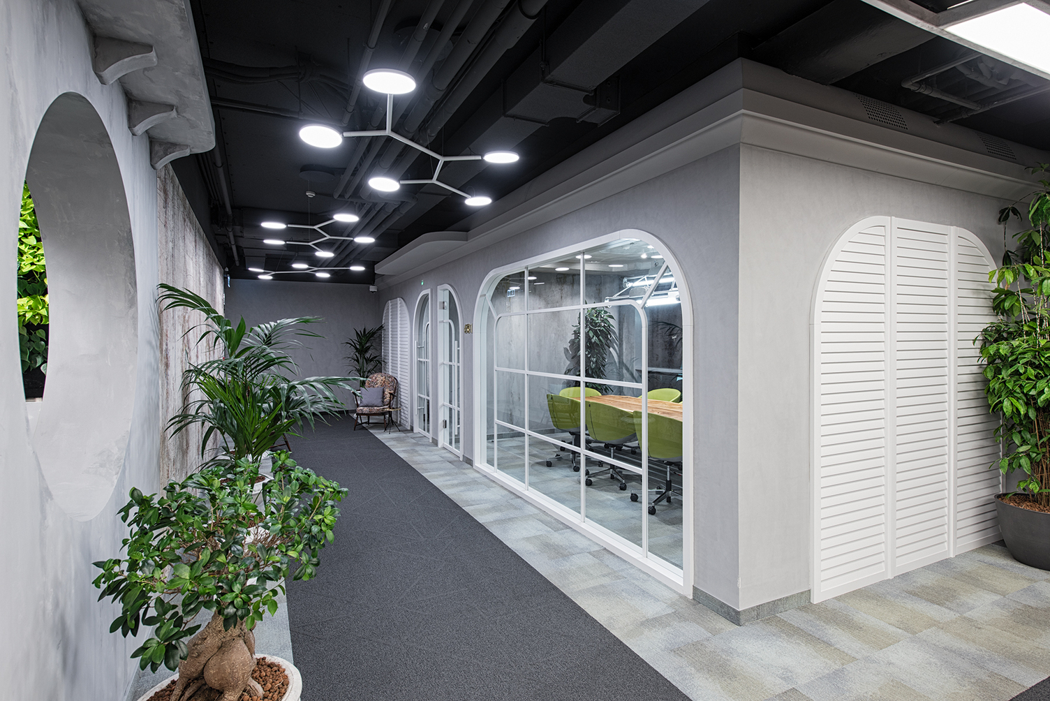 SATTLER AVVENI PENDANT 5 – Flexible lighting solution for an inspiring office atmosphere