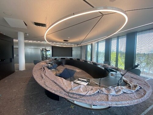 Sport Association Boardroom – DUETTO Light Sport association boardroom with DUETTO light, oval table illumination