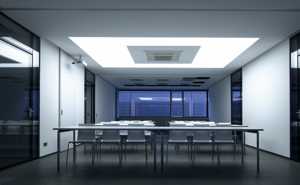 Recessed luminous ceiling with air conditioning unit at Dieter Eitle GmbH in Neu-Ulm